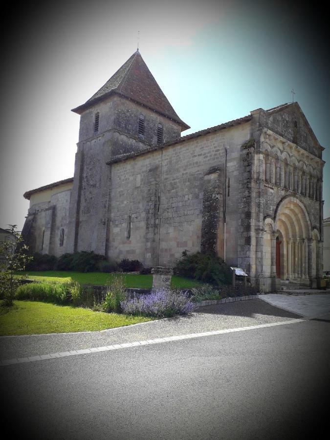 B&B chez Annie Saint-Martin-de-Gurçon Exterior foto